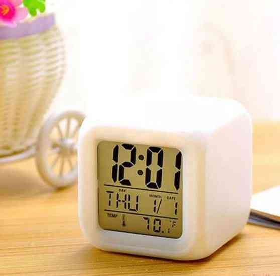 Cube led 7 couleurs changeantes réveil de bureau numérique - montre rougeoyante de nuit thermomètre pour la décoration intérieure -