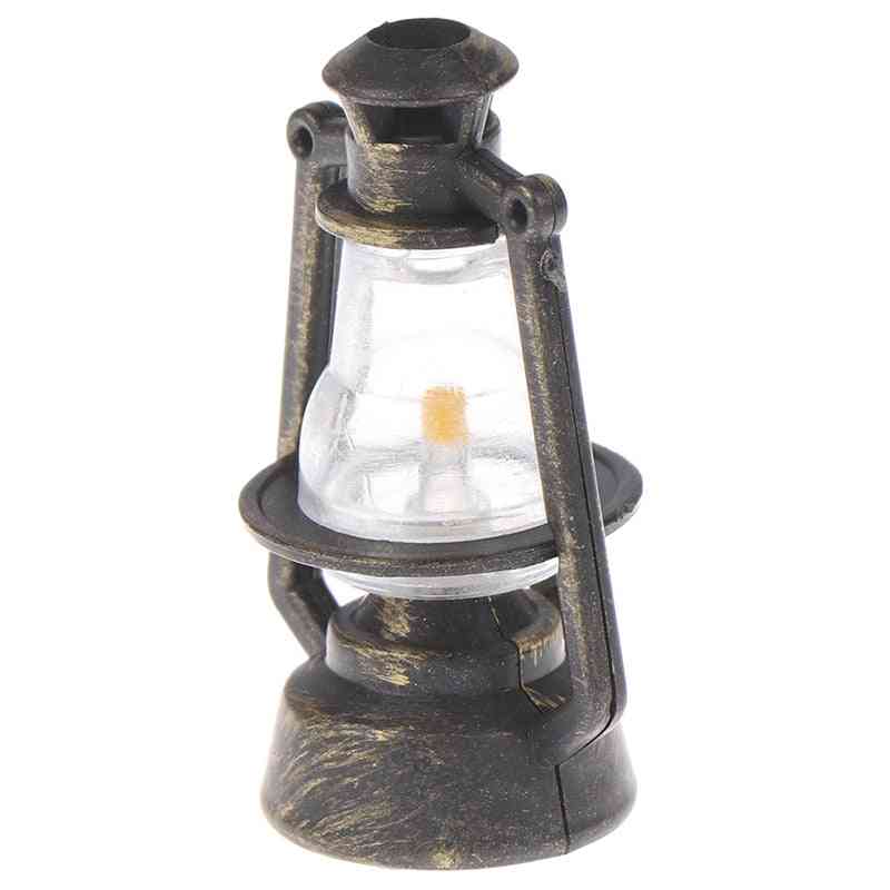 Miniaturní olejová lampa 1:12 - dekor, předstíraná hrací hračka pro domeček pro panenky
