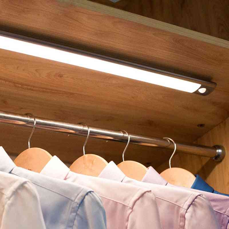 Sensore di movimento pir led sotto la luce dell'armadio, usb ricaricabile armadio guardaroba luce notturna per cucina lampade da parete interne - 23 cm 38 led / bianco caldo