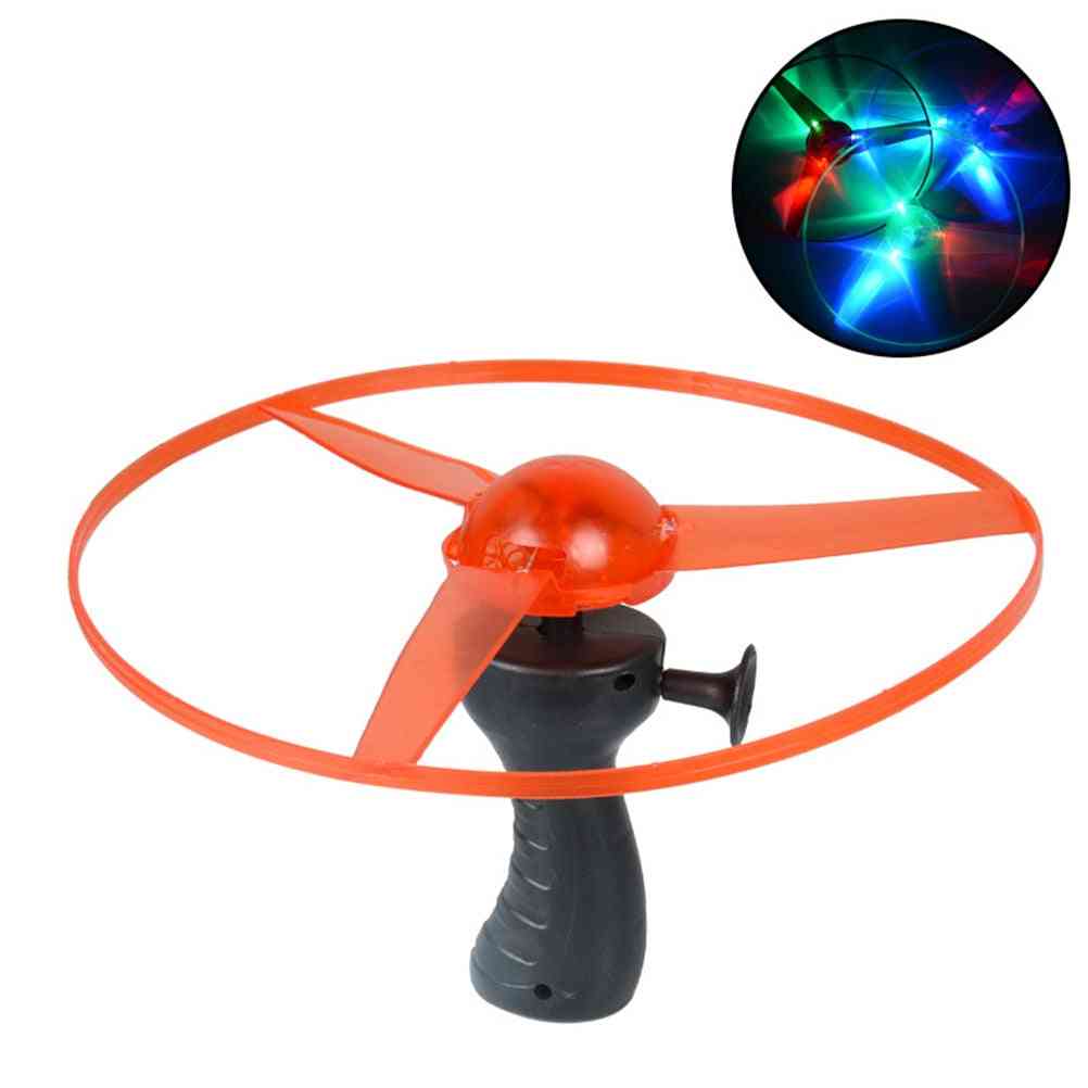 1 pz giocattolo divertente tirare stringa- led colorati illuminano simulatori tirare stringa, ufo led light up disco volante giocattolo per bambini