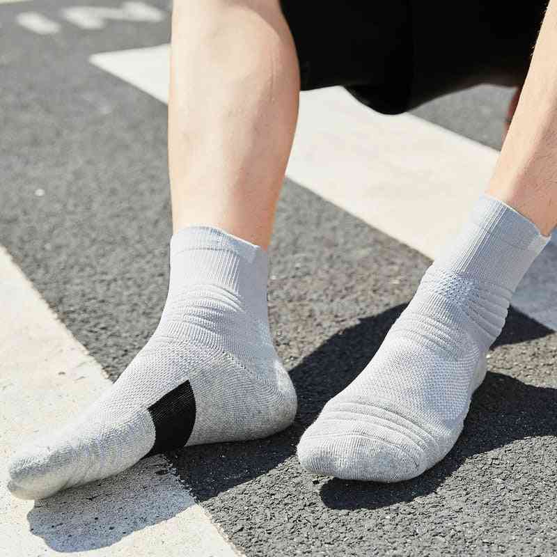 Professional, Anti-slip And Breathable Cotton Sports Socks