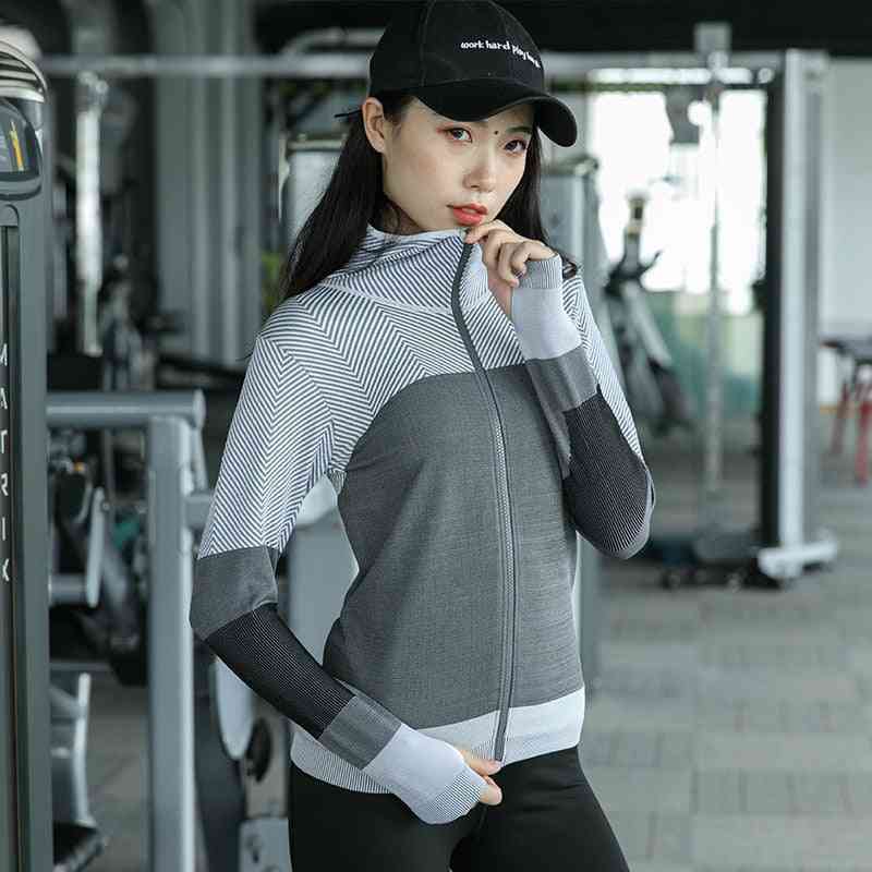 Women Hooded Running Jacket With Long Sleeve