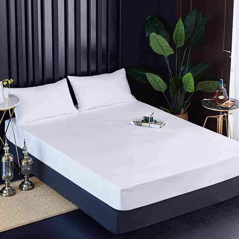 Polyesterová vodotěsná matrace na ochranu postele