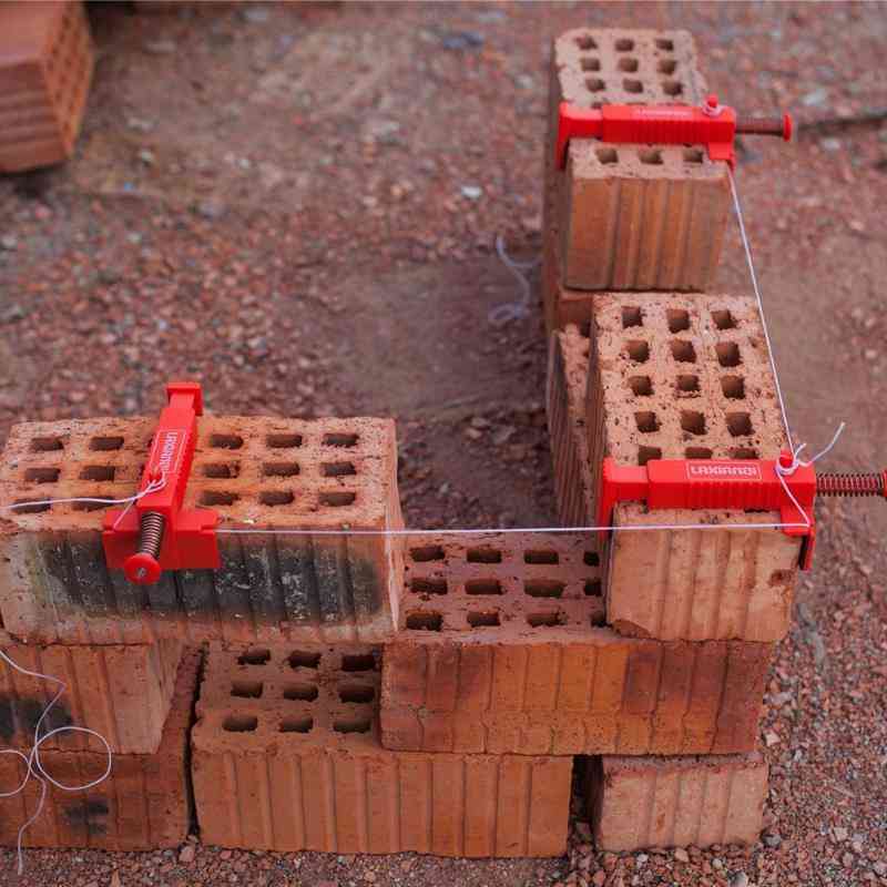 Oprava murárskych nástrojov na drôtené zásuvky pre pozemné stavby