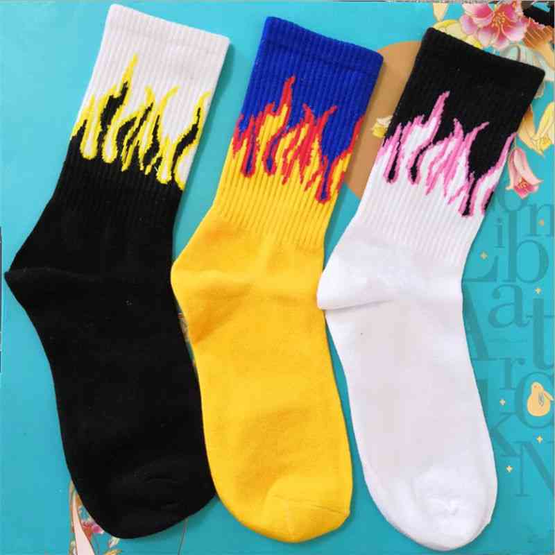 Módne hip hopové farby na hasičskom štábe, teplé streetové skateboardové bavlnené ponožky
