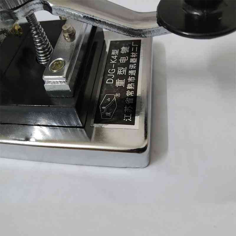 Krátky ručný kľúč k-4 pre rádiograf s vlnovým rádiovým morseovým kódom