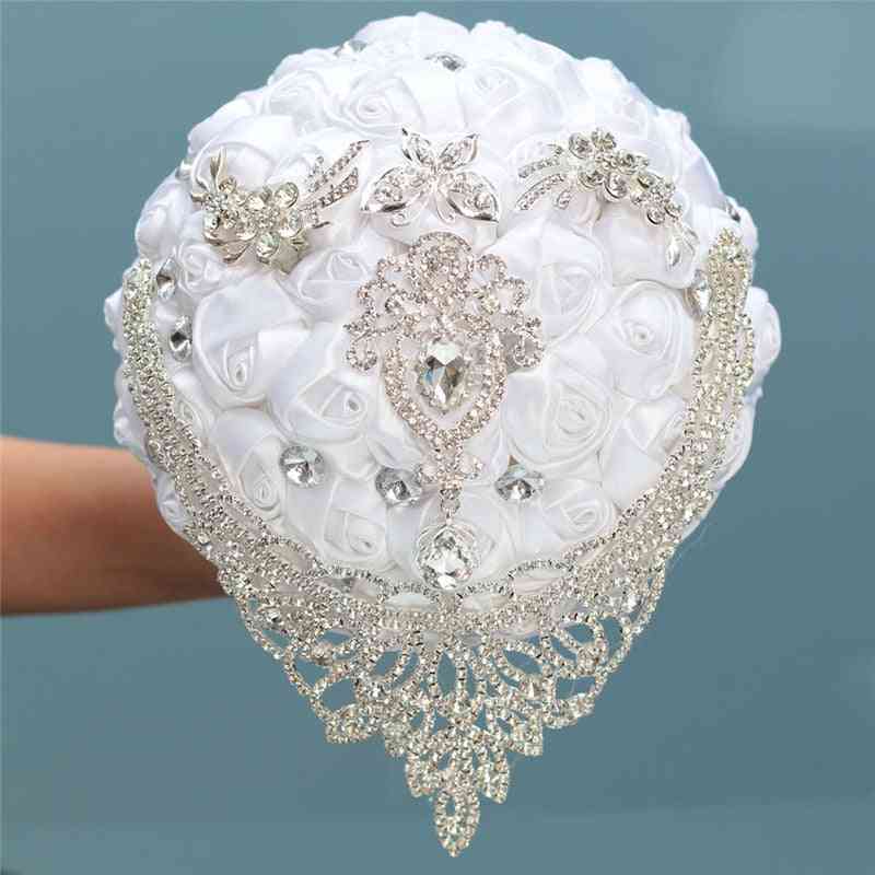 Novia de la boda con flores, ramo de perlas de diamantes de imitación de cinta artificial