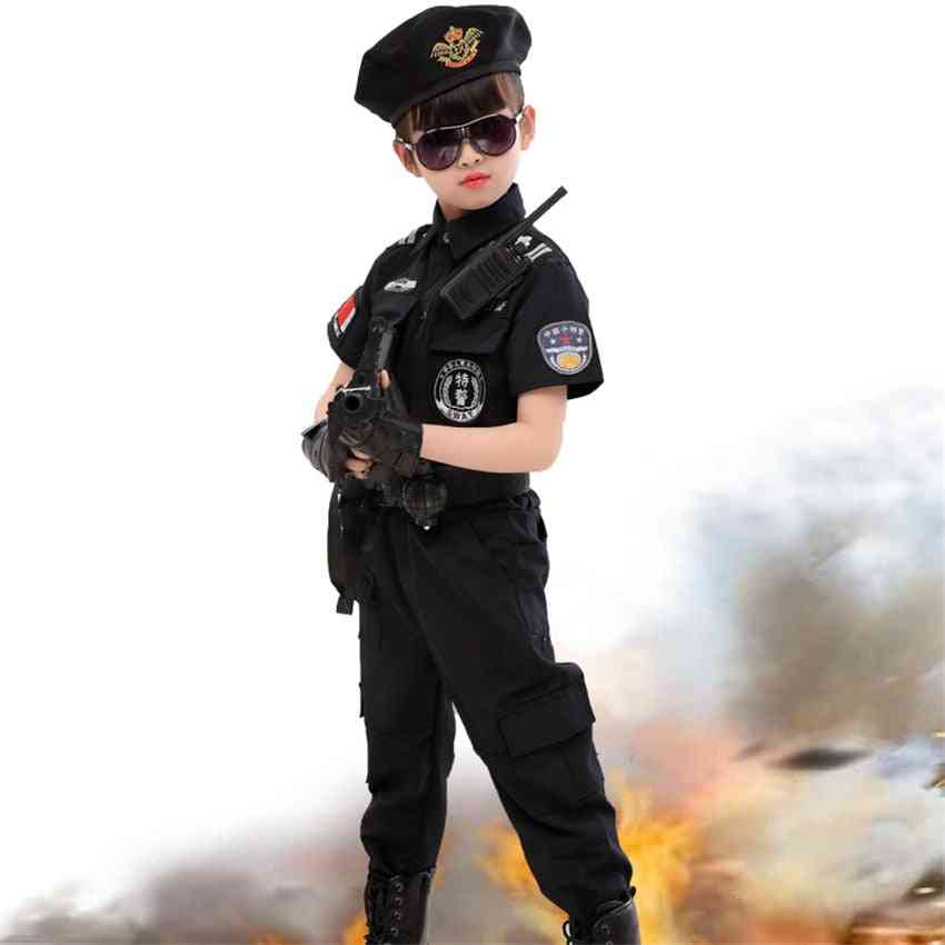 Halloweenowe kostiumy policjanta