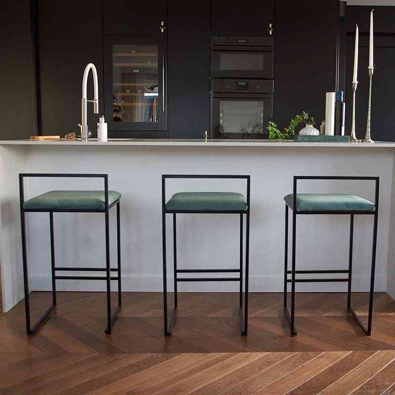 Design créatif- bar minimaliste, chaise tabouret haut