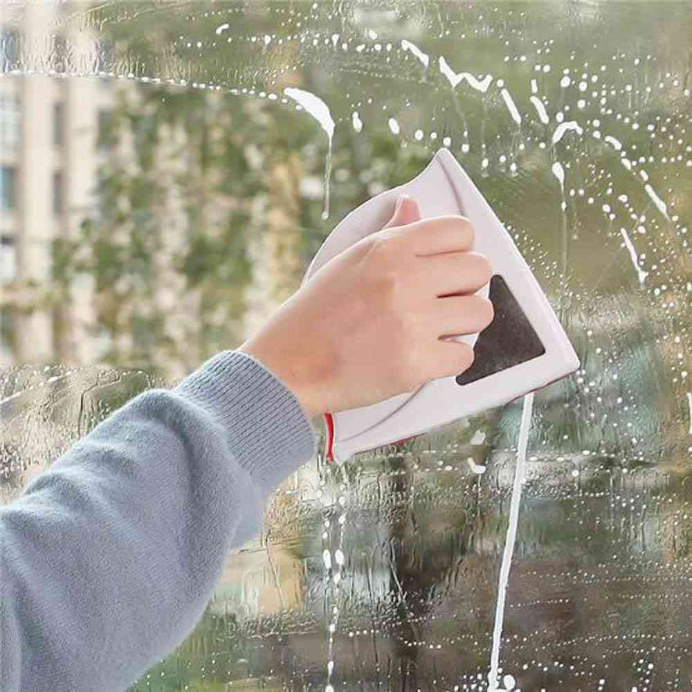 Magnetický kartáč na čištění okenních skel