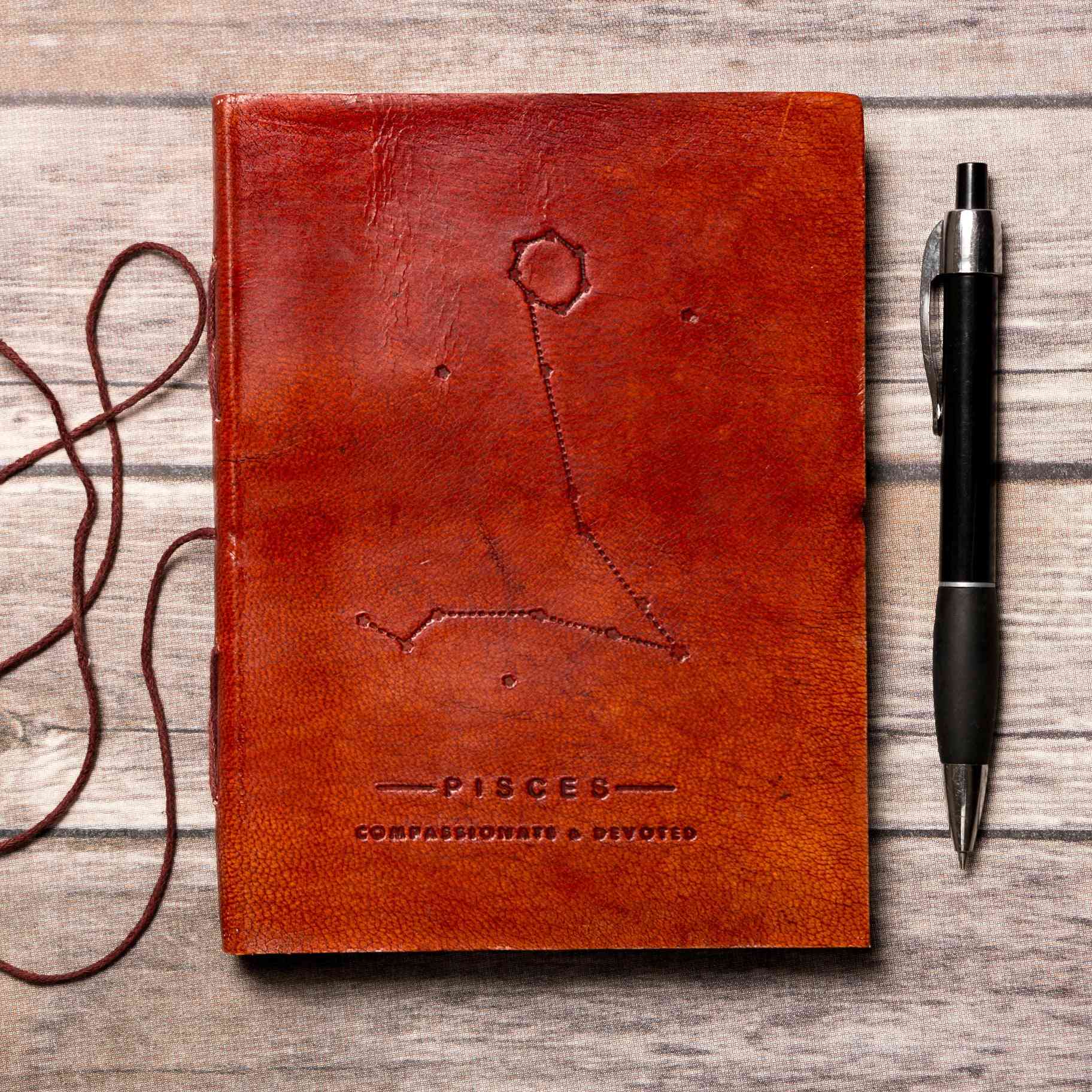 Ručně vyrobený kožený deník zvěrokruhu ryby