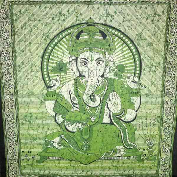 Ganesha verde care deține tapiserie de flori de lotus