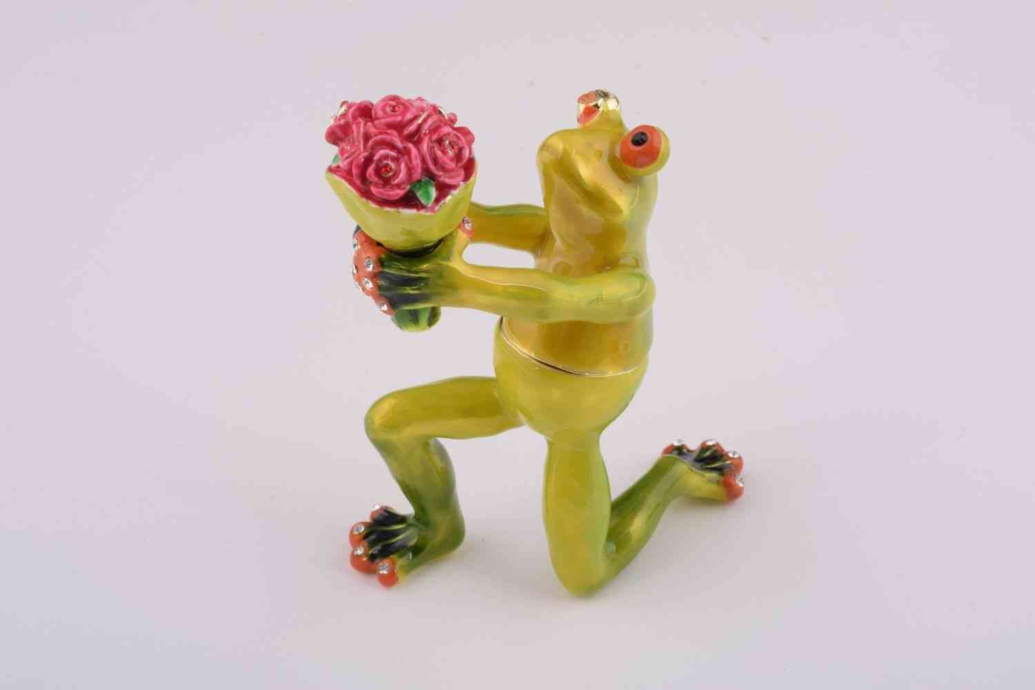 Romantic Frog Holding Flowers-trinket Box