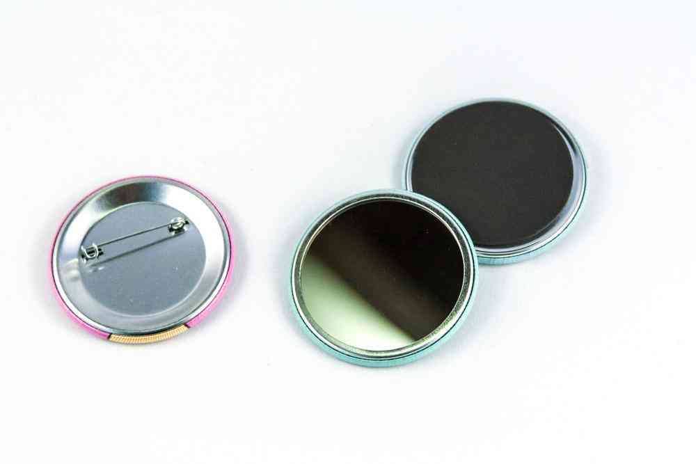 „problém nacho“ - magnet, špendlík alebo vreckové zrkadlo