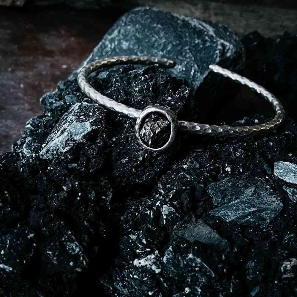 Bracelet manchette météorite ovale