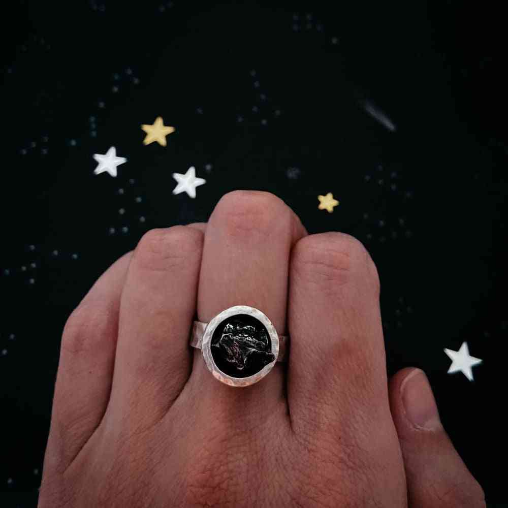 Debel okrogel- pristen komplet nakita iz meteorita