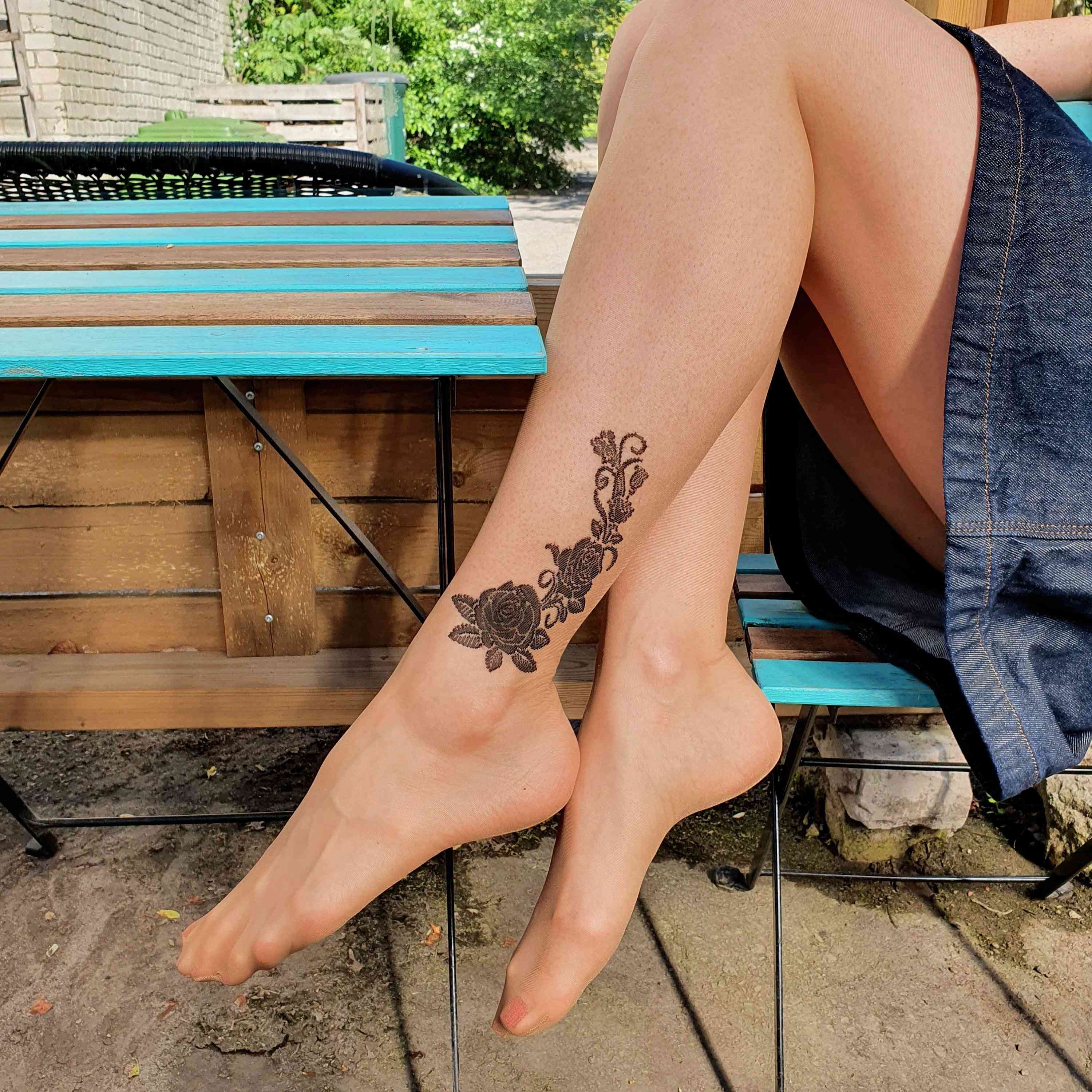 Tetoválás utánzat meztelen harisnyanadrág nőknek