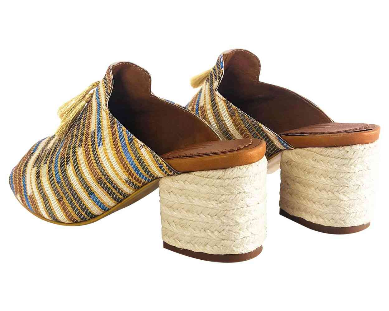 średni obcas silvia cobos haftowane buty z frędzlami