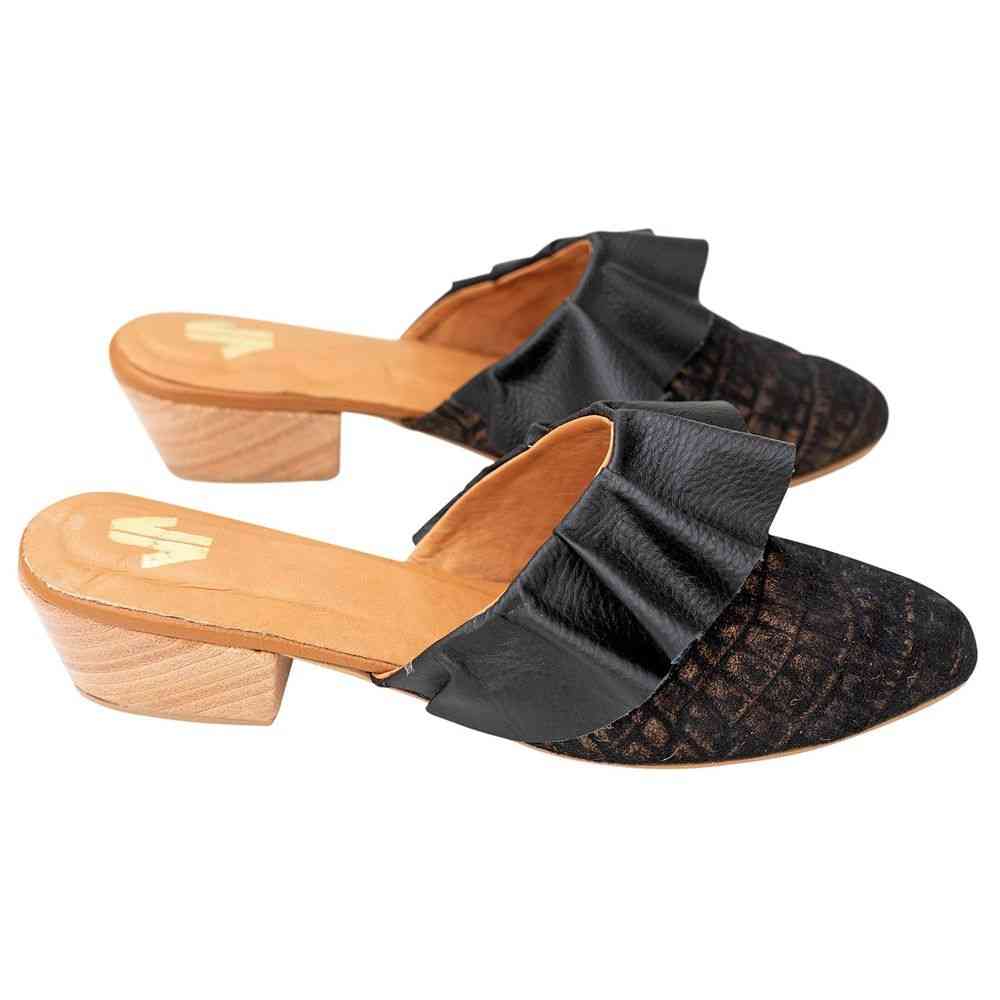 Läderklädd platta spetsiga mulor sko