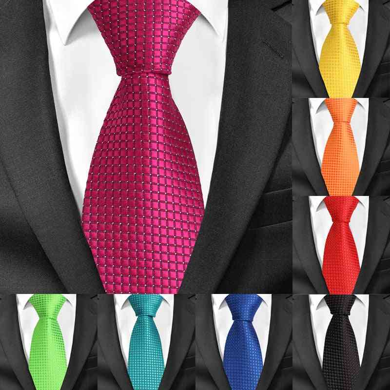Klasické kostkované kravaty za krk
