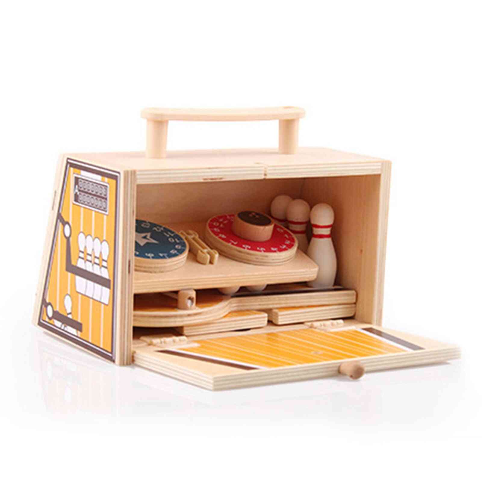 Pöytätietokoneen minikeilailusarja lelu sisätiloissa puinen peli