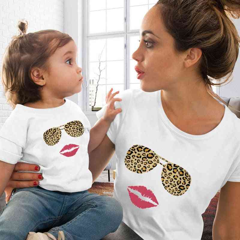Eye Lashes & Lips Print Mother & Daughter T-shirt Set-2