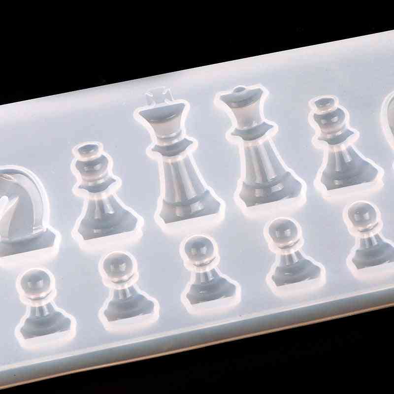 Silikónová živica v tvare šachu