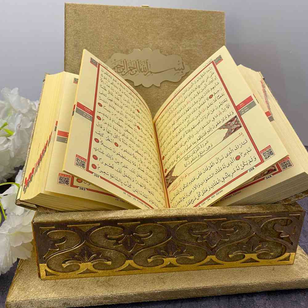 Hellige Koran med akryl spejl fløjl dækket