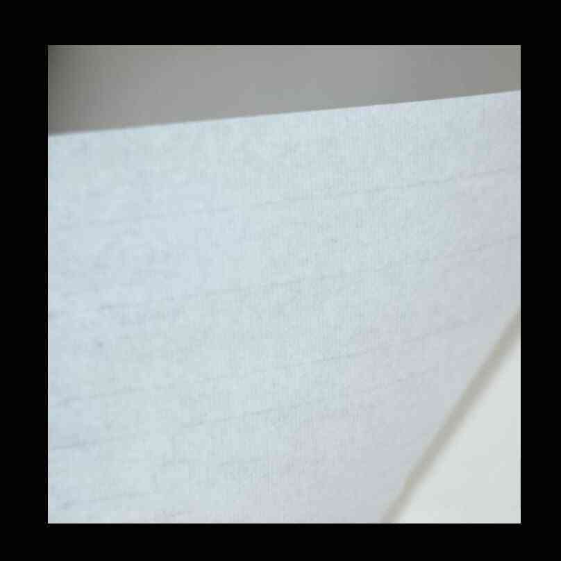 Zvitek papirja iz belega riža