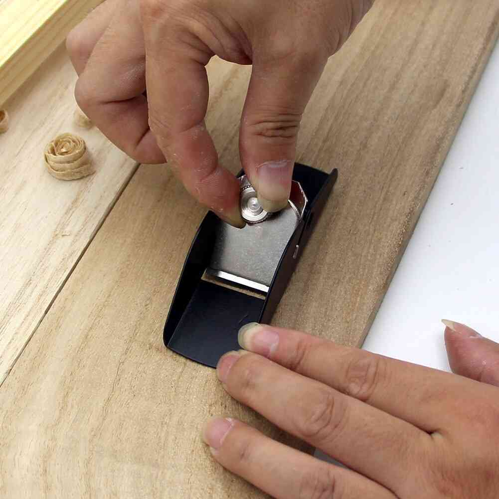 Mini dřevoobráběcí nástroj pro ruční hoblování dřeva