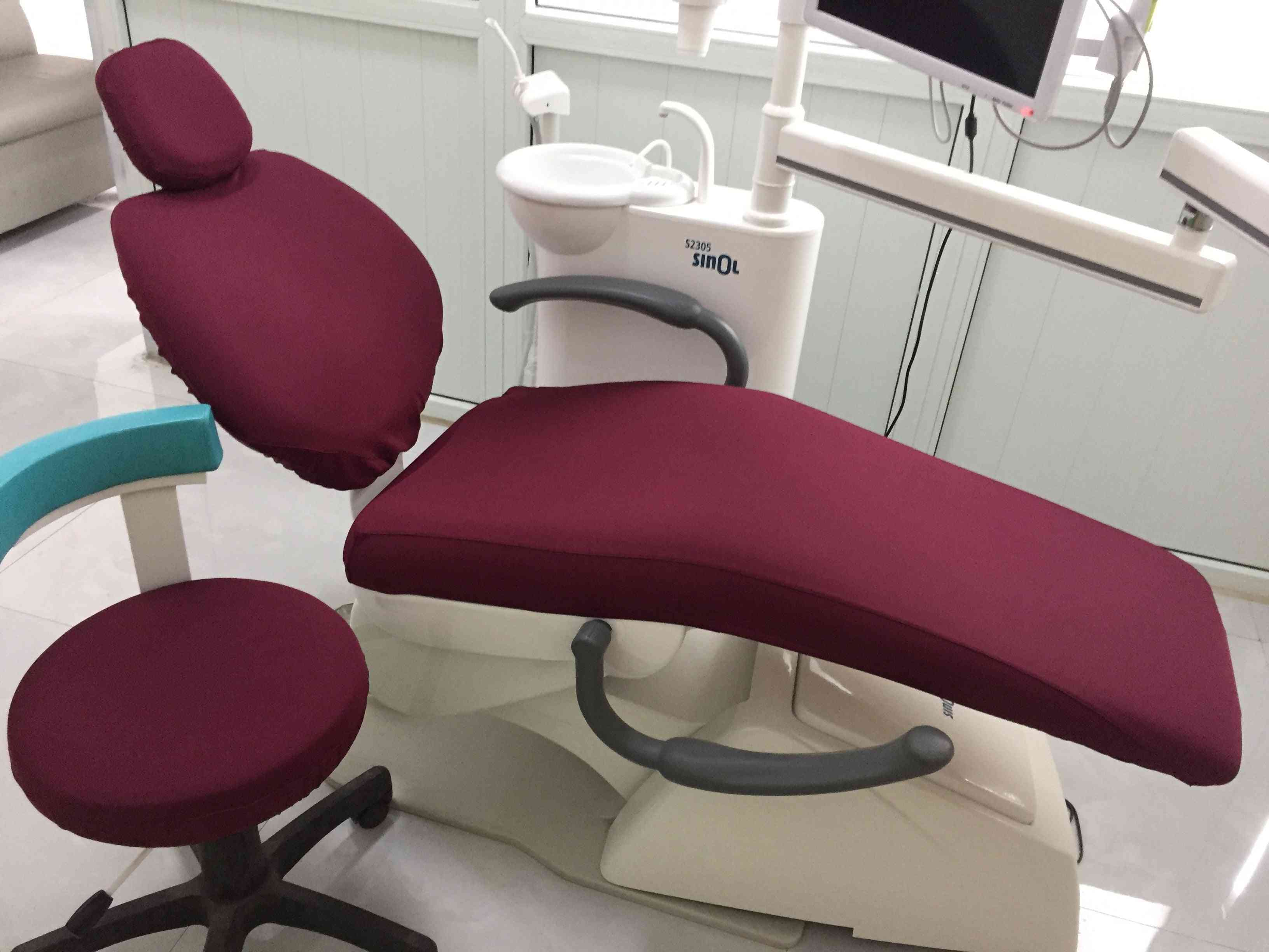 Proteggi sgabello per sedia dentista in tessuto rosso per riunito dentale
