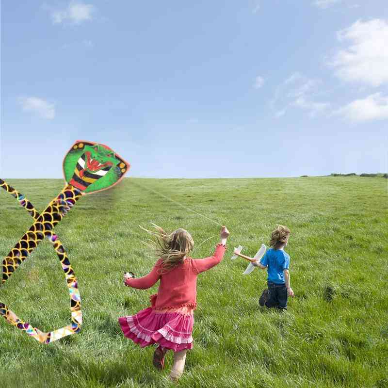 Käärmeen muotoinen lentävä yksilinjainen leija aikuisille