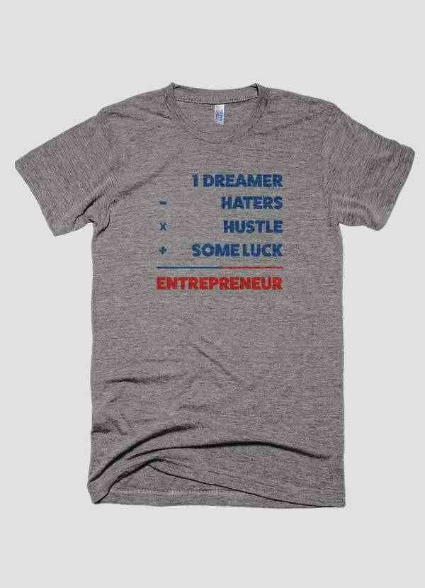 T-shirt stampata con stampa dreamer hater hustle